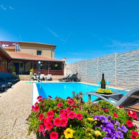 Penzion Zajecak Zaječí Exterior foto