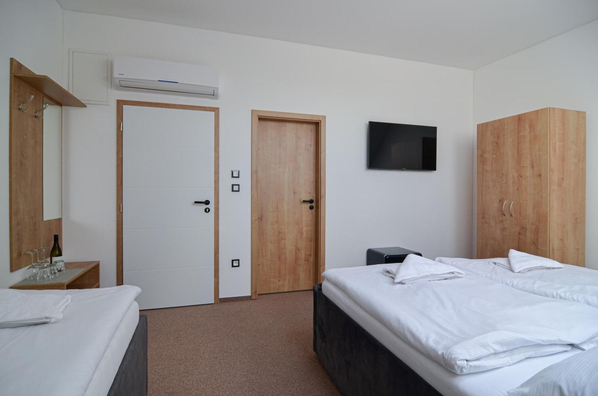 Penzion Zajecak Zaječí Exterior foto