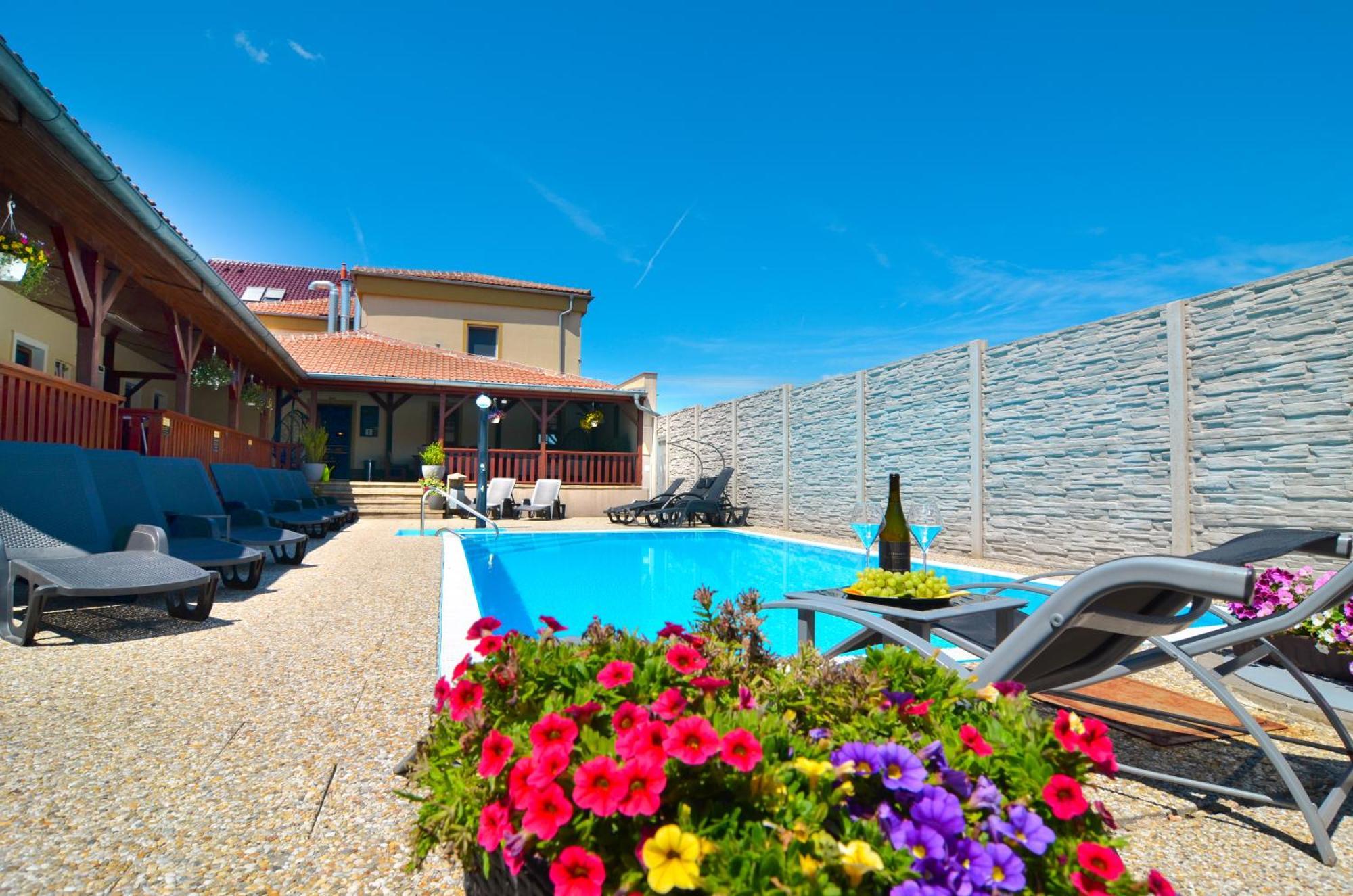 Penzion Zajecak Zaječí Exterior foto